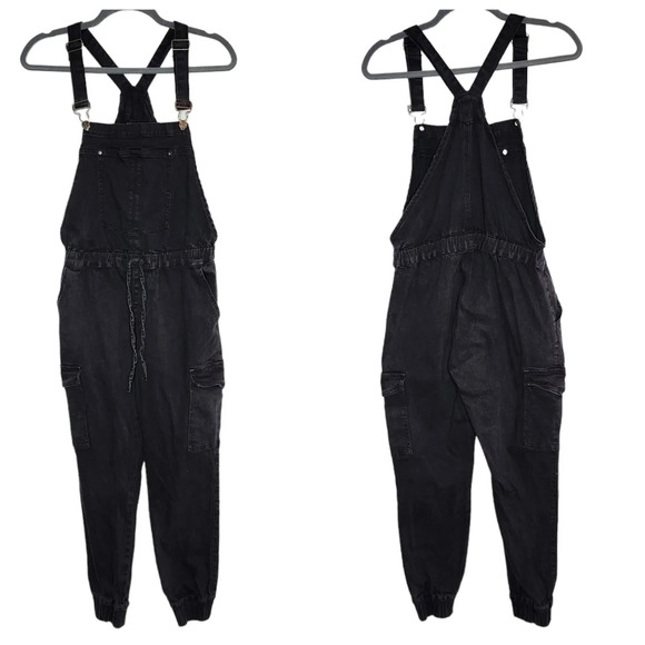 Almost Famous Black Stretch Denim Jogger Cargo Overalls. Size Large - Picture 3 of 16